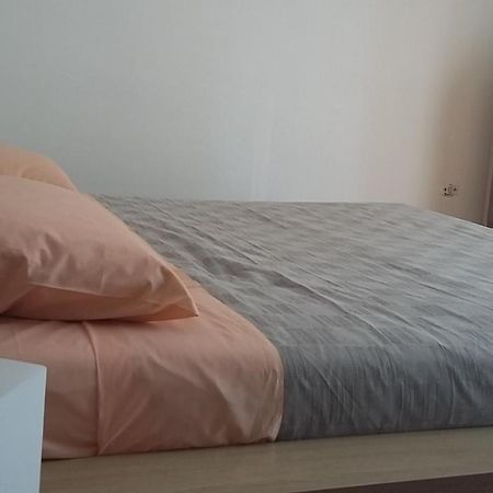 Lair By The Sea - Stoja, Pula Appartement Buitenkant foto