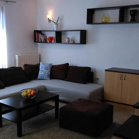 Lair By The Sea - Stoja, Pula Appartement Buitenkant foto