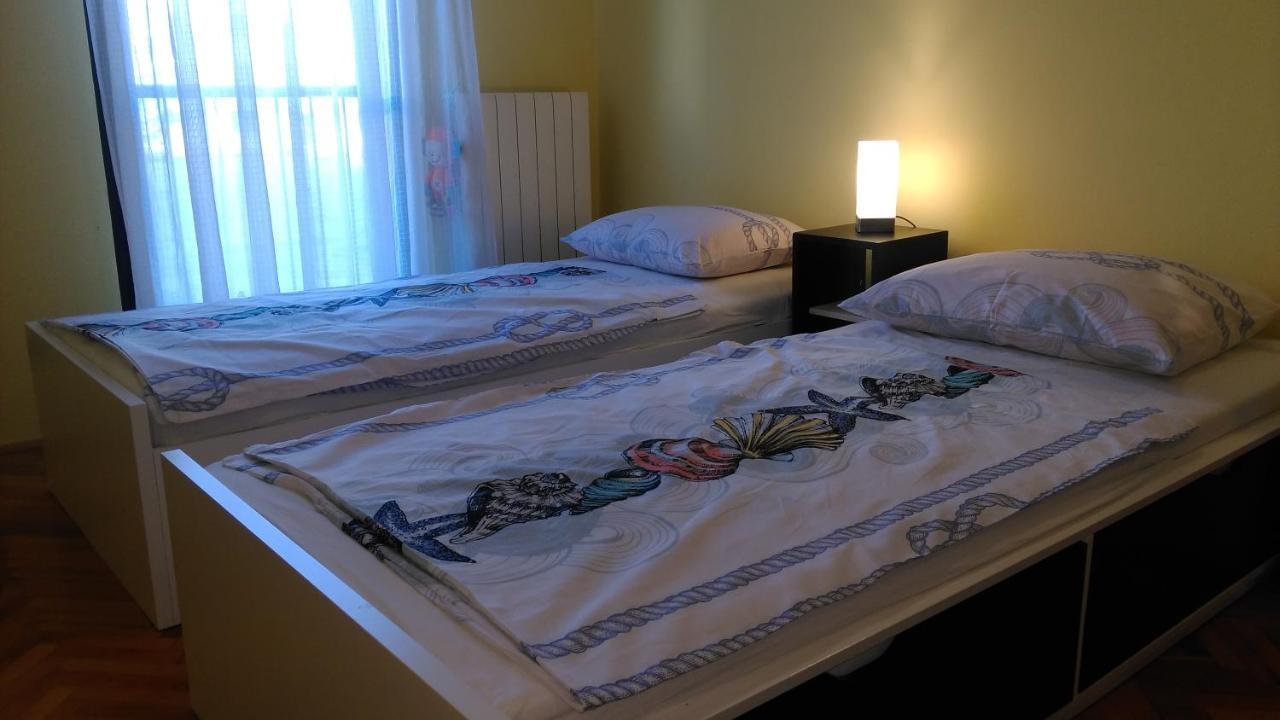 Lair By The Sea - Stoja, Pula Appartement Buitenkant foto